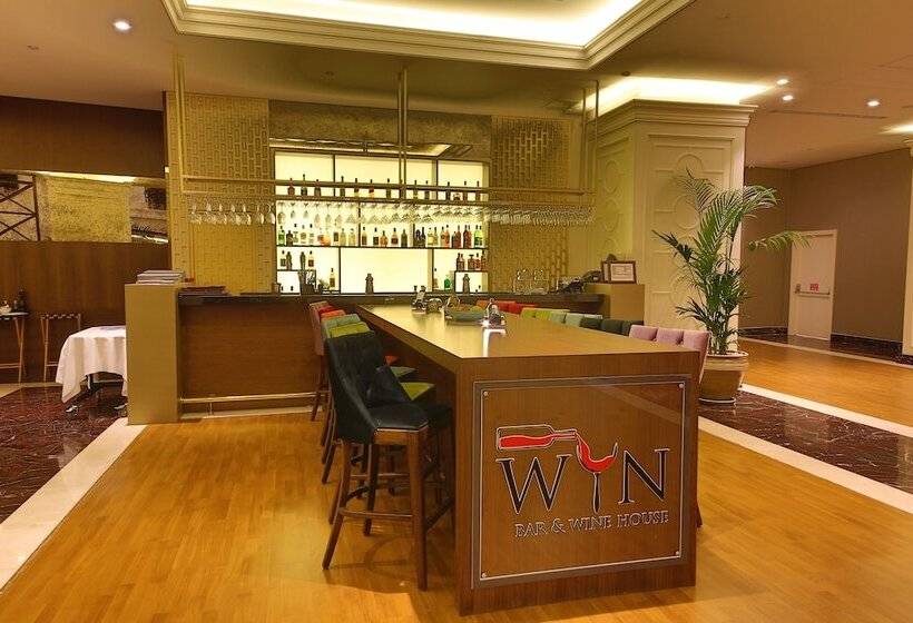 Fotos del hotel Ramada  & Suites By Wyndham Istanbul Merter:  53