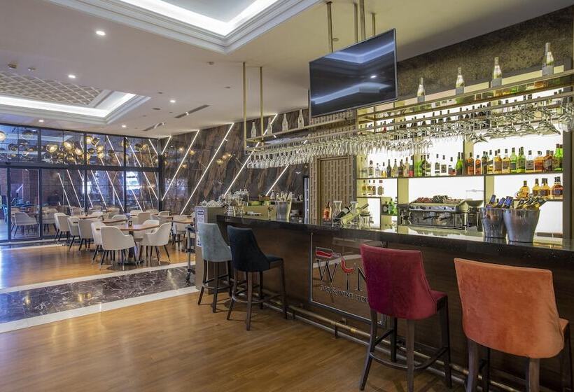 Fotos del hotel Ramada  & Suites By Wyndham Istanbul Merter:  38