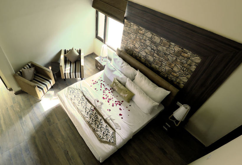 فندق Safari Park Resort