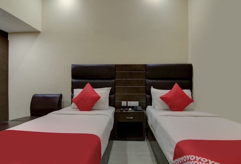 בית מלון כפרי Sai International Serviced Apartments