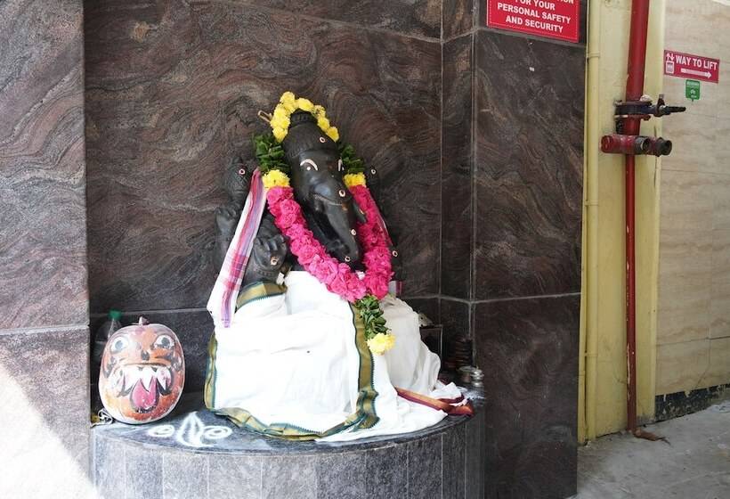 هتل Season 4 Residences   Teynampet Near Apollo Hospital ,balaji Dental, Us Consulate