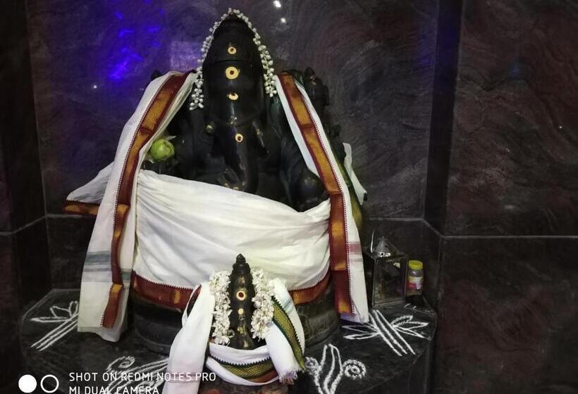 هتل Season 4 Residences   Teynampet Near Apollo Hospital ,balaji Dental, Us Consulate