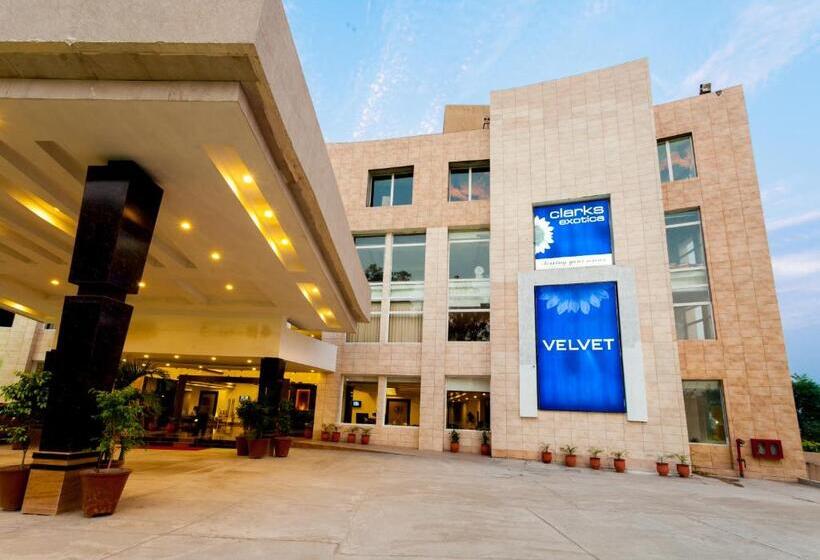 Hotel Velvet Clarks Exotica Zirakpur