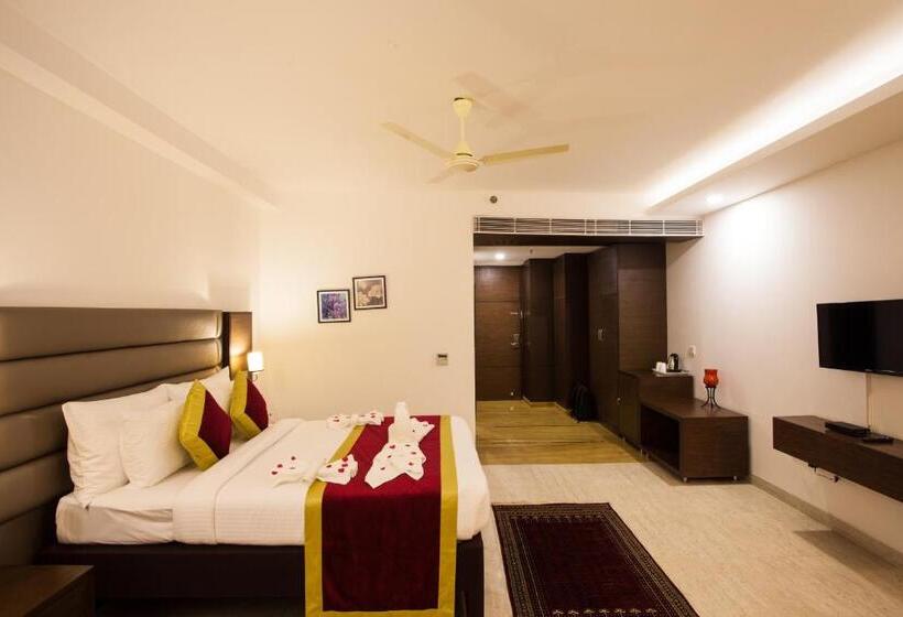 Hotel Velvet Clarks Exotica Zirakpur