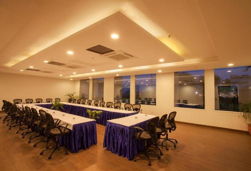 Hotel Velvet Clarks Exotica Zirakpur