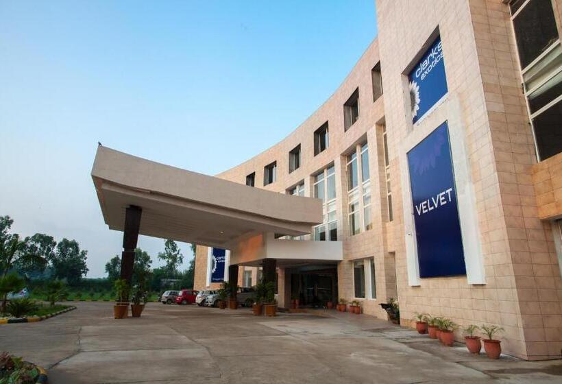 Hotel Velvet Clarks Exotica Zirakpur