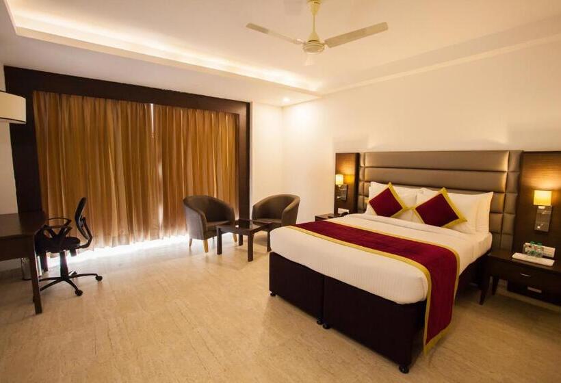 Hotel Velvet Clarks Exotica Zirakpur