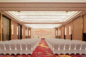 هتل Wanda Realm Chifeng