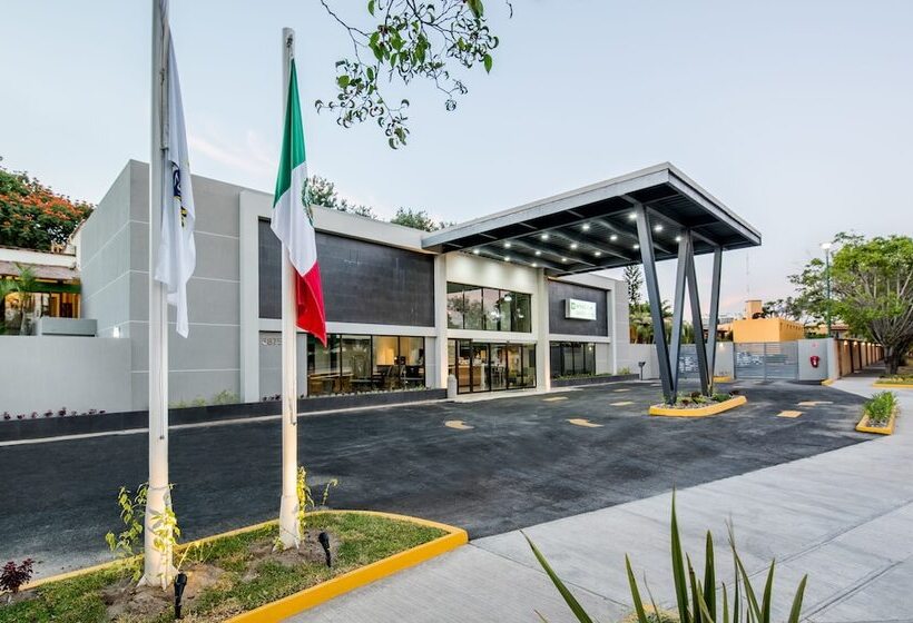 בית מלון כפרי Wyndham Garden Guadalajara Expo Plaza Del Sol