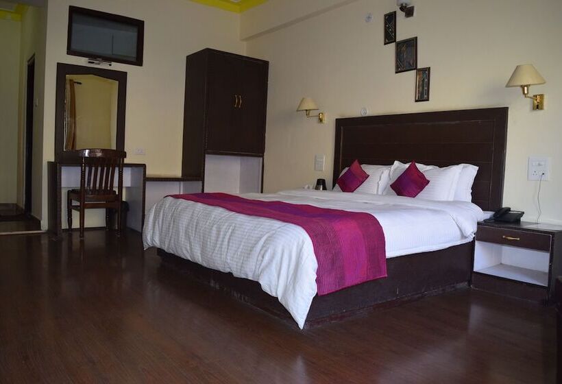 فندق Zojila Residency