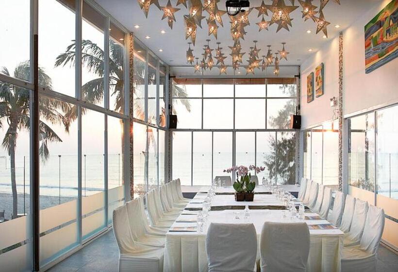 استراحتگاه Dhevan Dara Beach Villa Kuiburi