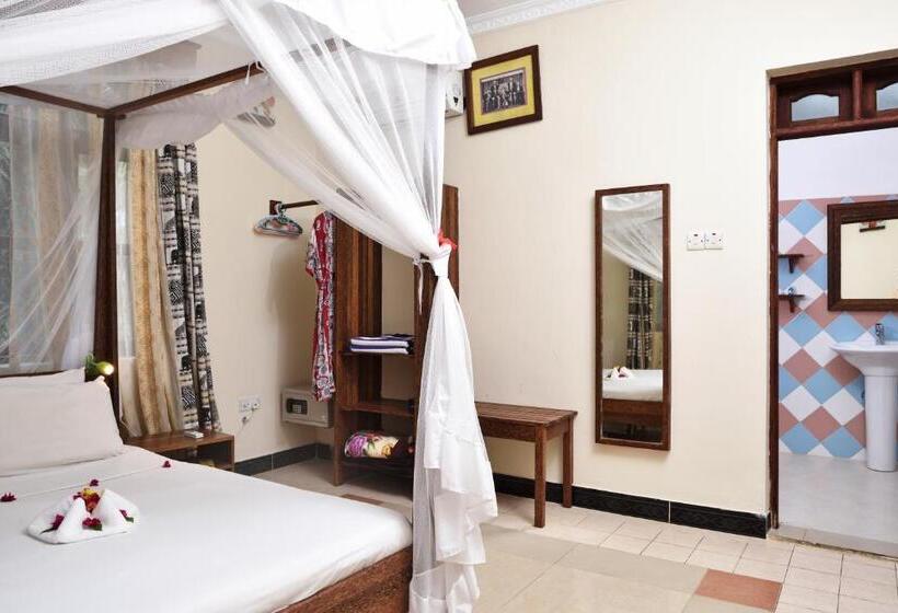 منتجع Mnarani Beach Cottages