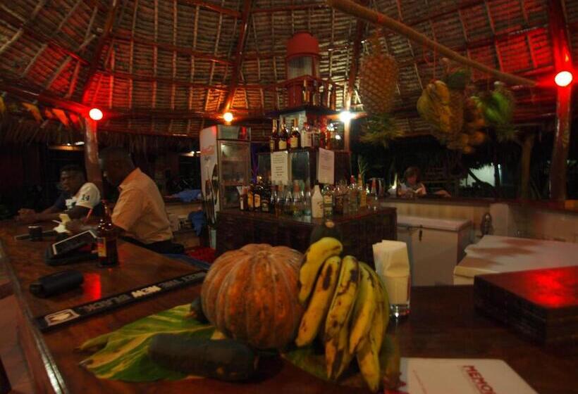 منتجع Mnarani Beach Cottages