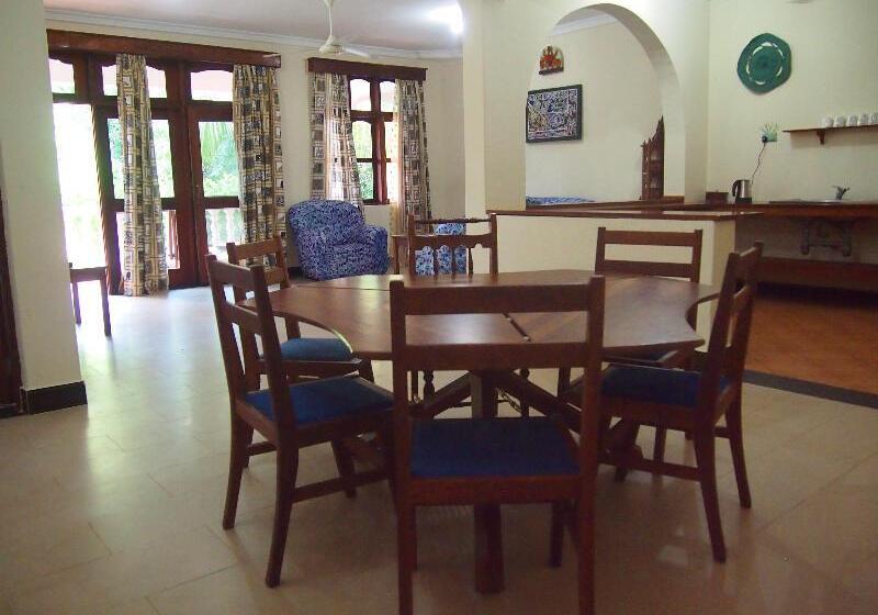 منتجع Mnarani Beach Cottages
