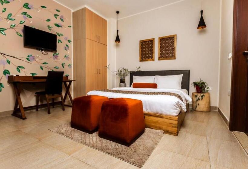 Roots Apartment