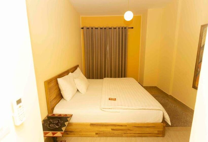 Roots Apartment