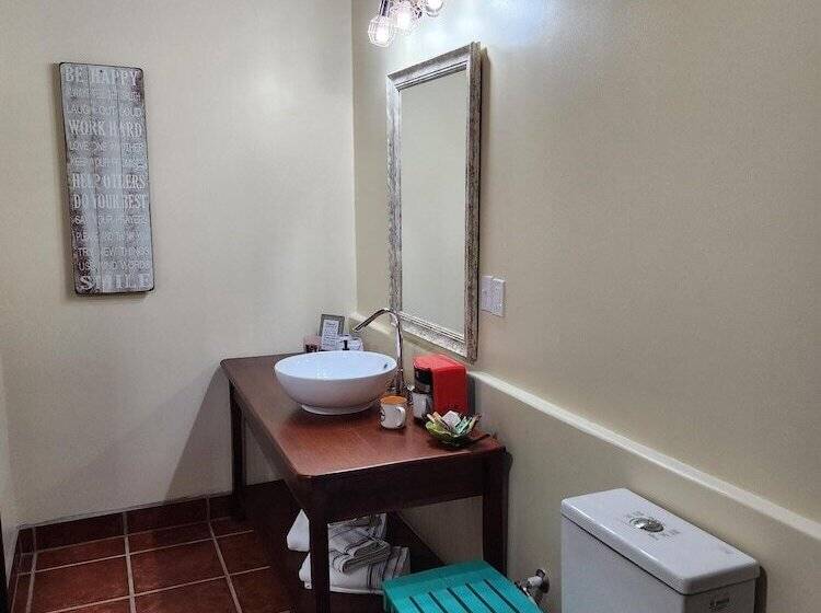 تختخواب و صبحانه The Bnb On Triggerfish Close To The Airport