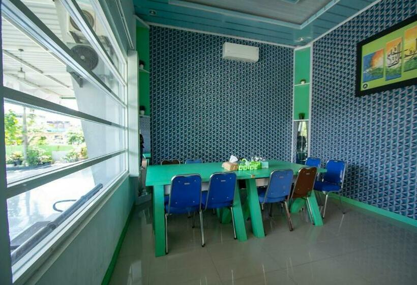 Отель Reddoorz Syariah Near Pantai Bali Abdya Blang Pidie