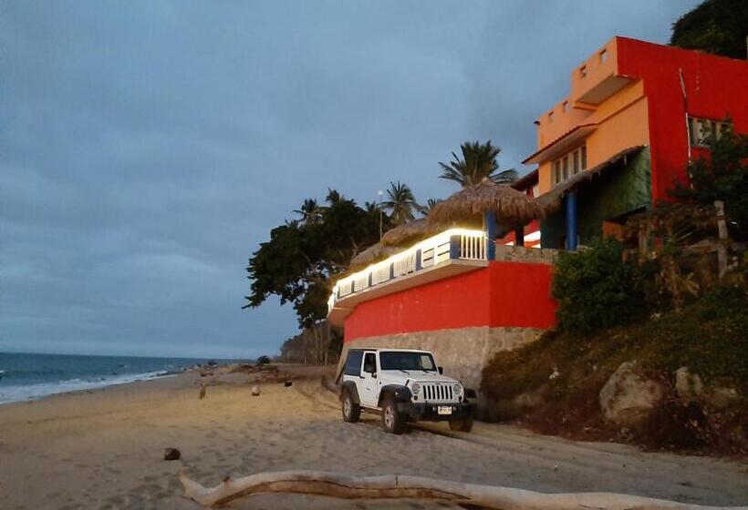 فندق Treasure By The Sea Resort   Happy Hill