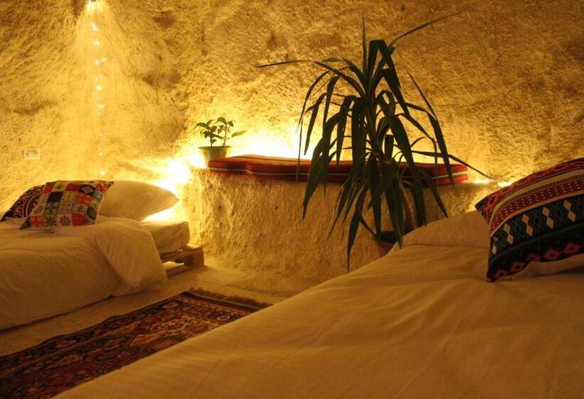 پانسیون 7 Caves