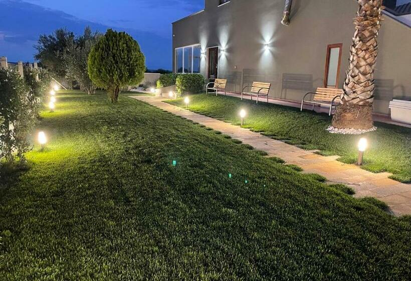 پانسیون Crival Club & More