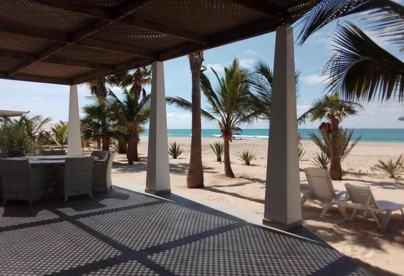 تختخواب و صبحانه Luxury Beach Villa, Praia De Chaves