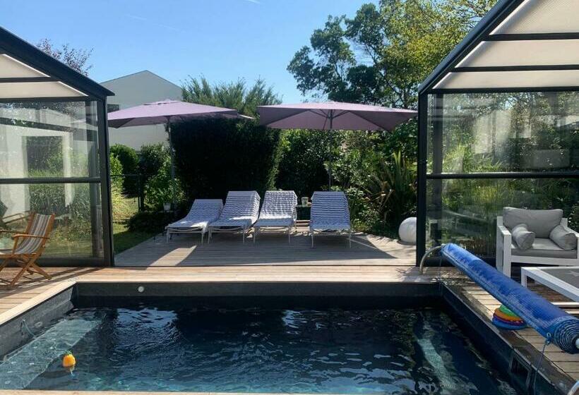 تختخواب و صبحانه Villa 37