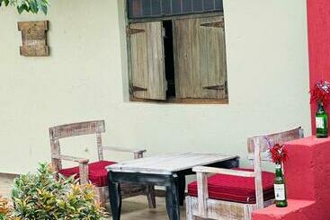 هتل The Forest Resort Lweza