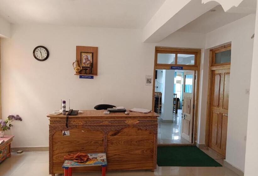 펜션 Himalayan Regal House