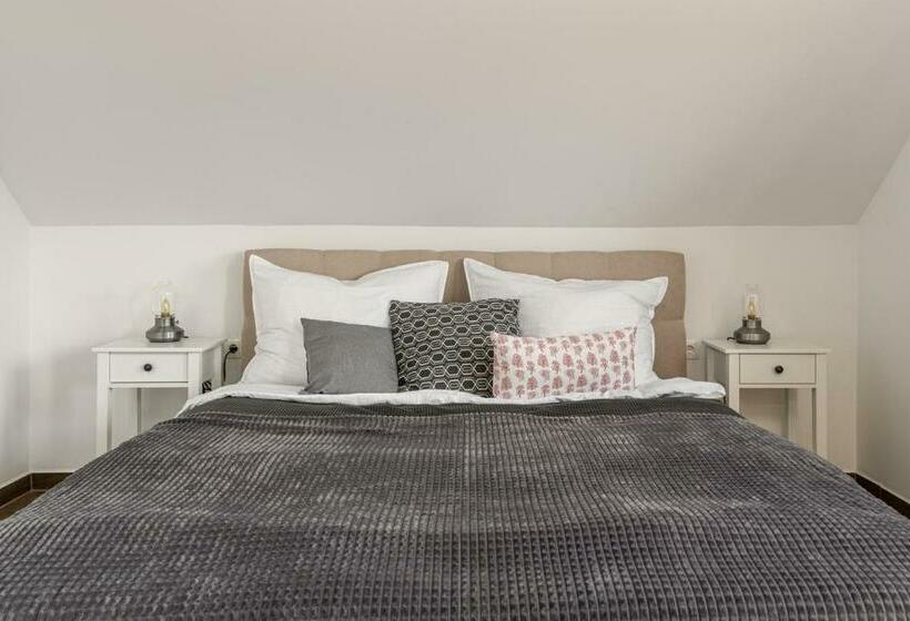 بنسيون Kapocs Apartmanház