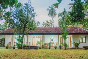 تختخواب و صبحانه Kosgoda Boutique Villa