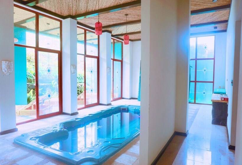 פנסיון Room In Guest Room  Room With Jacuzzi, Vacation Spa House With Turkish Bath