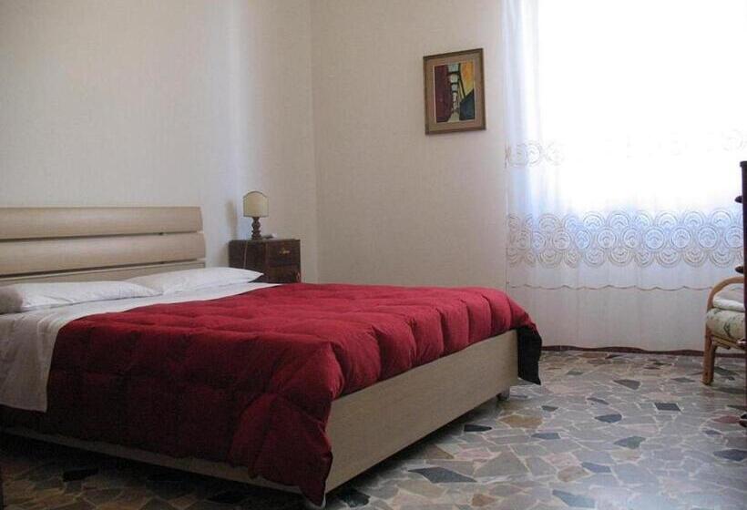 تختخواب و صبحانه Il Giardinetto