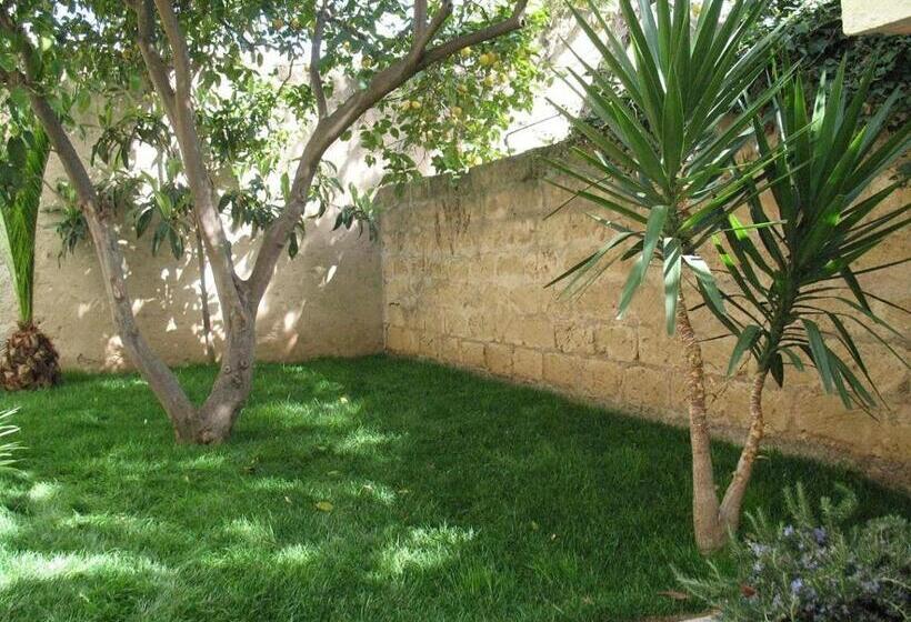 تختخواب و صبحانه Il Giardinetto