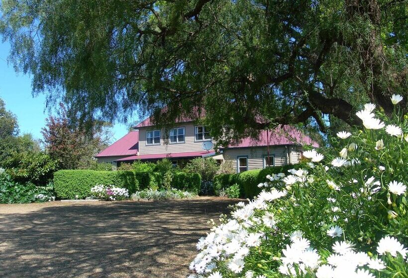 Bed and Breakfast Redcliffe House