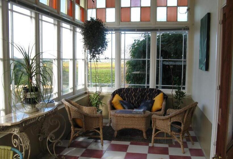 민박 Ugbrooke Country Estate