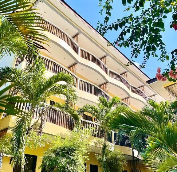 هتل Bamboo Beach Resort & Restaurant