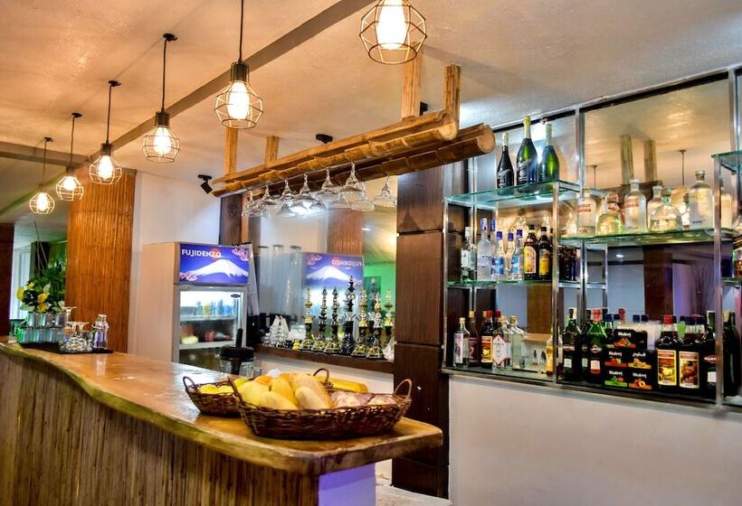 هتل Bamboo Beach Resort & Restaurant