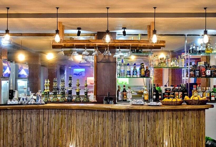 هتل Bamboo Beach Resort & Restaurant