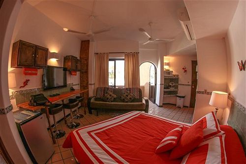 هتل Cabo Marina Beach Condos