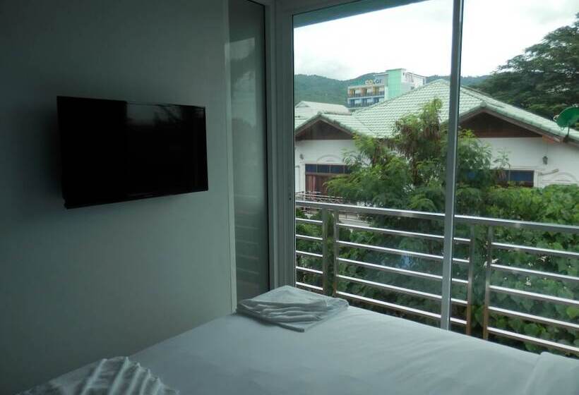 هتل Cheeky Monkey S Samui