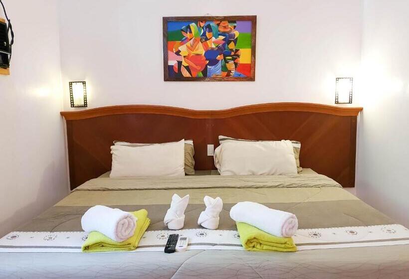 هتل Cocoloco Beach Resort