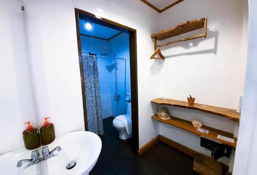 هتل Cocoloco Beach Resort