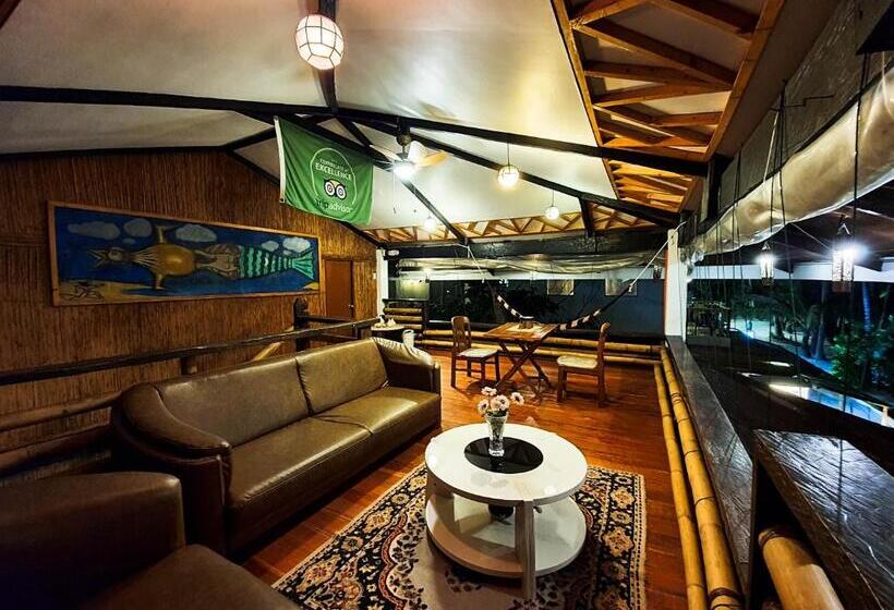 هتل Cocoloco Beach Resort