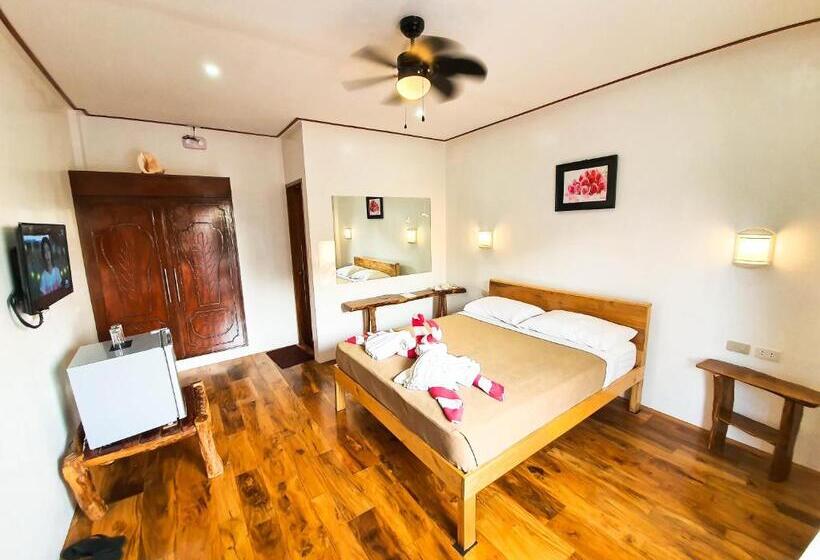 هتل Cocoloco Beach Resort