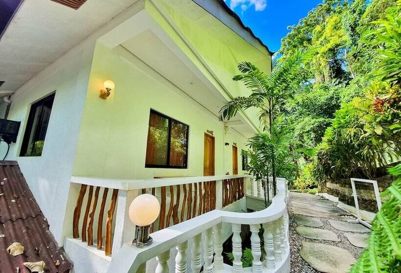 هتل Cocoloco Beach Resort
