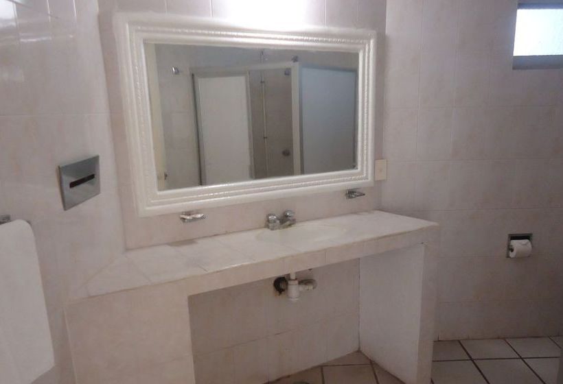 فندق Bagasi Manzanillo