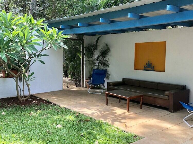 בית מלון כפרי Mango Beach House Kihim Alibaug