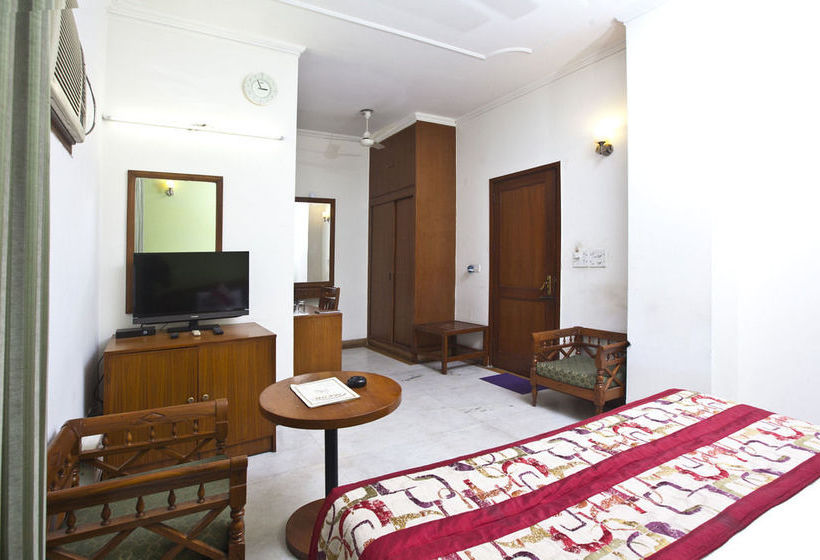 Hotel Oyo Rooms Hazrat Nizamuddin