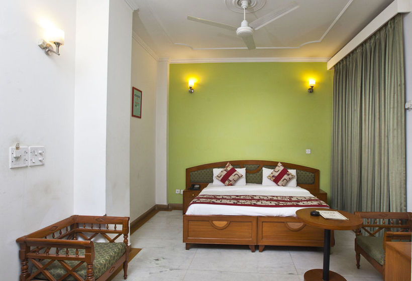 Hotel Oyo Rooms Hazrat Nizamuddin